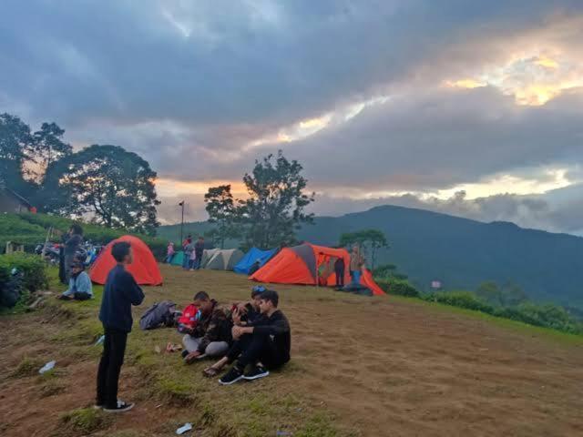 Tapian Ratu Camp Real Bukittinggi Exterior photo