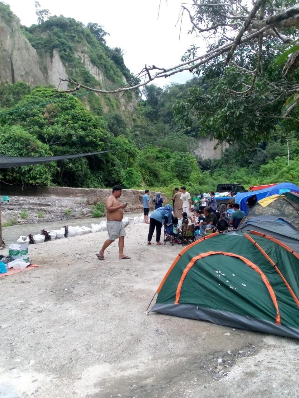 Tapian Ratu Camp Real Bukittinggi Exterior photo